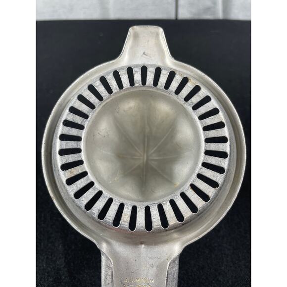 Vintage Foley Aluminum Citrus Juicer, Retro Kitchen Utensil, - Picture 4 of 6